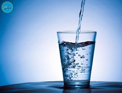 نوشیدن 8 لیوان آب مفید یا مضر؟