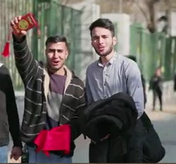 علامت مخصوص حاکم بزرگ در دست مردم ایران + فیلم