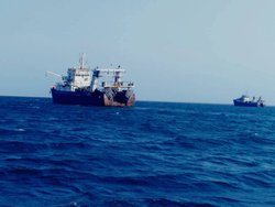 توقیف دو کشتی در آب‌های ایران توسط نیروی دریایی سپاه