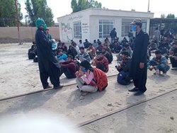 بازداشت ۲۰۰ مهاجر غیرقانونی پاکستان در مرز ایران