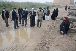 توزیع لوازم بهداشتی و موادغذایی بین آسیب‌دیدگان سیل خوزستان