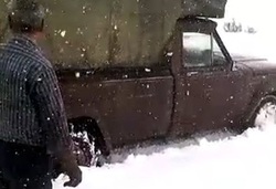 غافلگیری مردم دهدز با بارش سنگین برف + فیلم