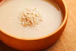 آب برنج برای پوست و مو مفید است؟