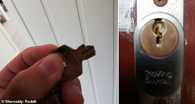 کاربری که این عکس را به اشتراک گذاشته نوشته می خواست وارد انباری خانه اش شود که کلید در قفل شکست.

