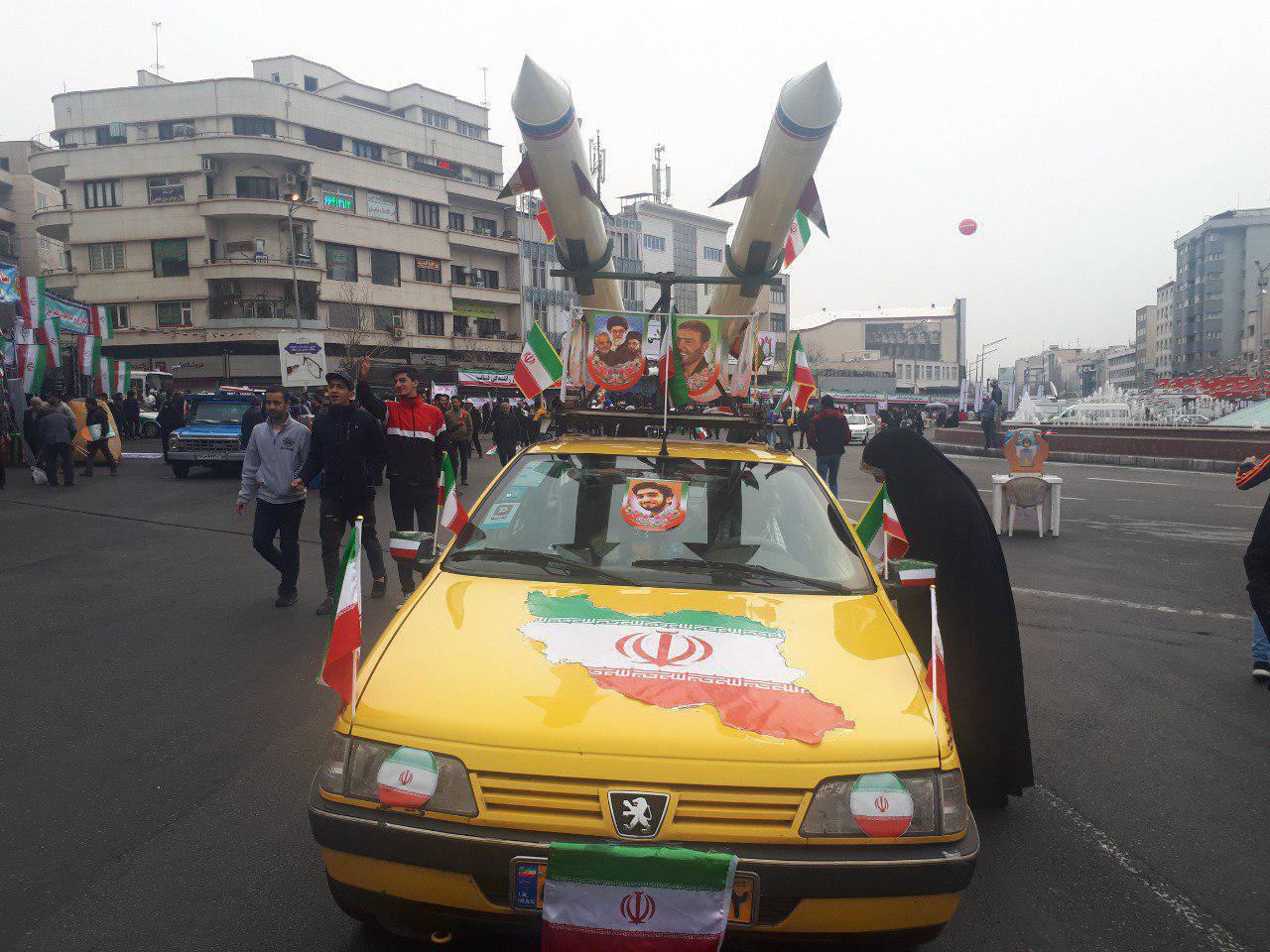 حاشیه های جالب و دیدنی راهپیمایی ۲۲ بهمن ۹۷ +تصاویر حاشیه های جالب و دیدنی راهپیمایی ۲۲ بهمن ۹۷ +تصاویر