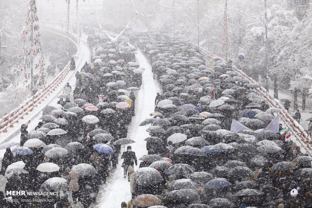 حاشیه های جالب و دیدنی راهپیمایی ۲۲ بهمن ۹۷ +تصاویر حاشیه های جالب و دیدنی راهپیمایی ۲۲ بهمن ۹۷ +تصاویر