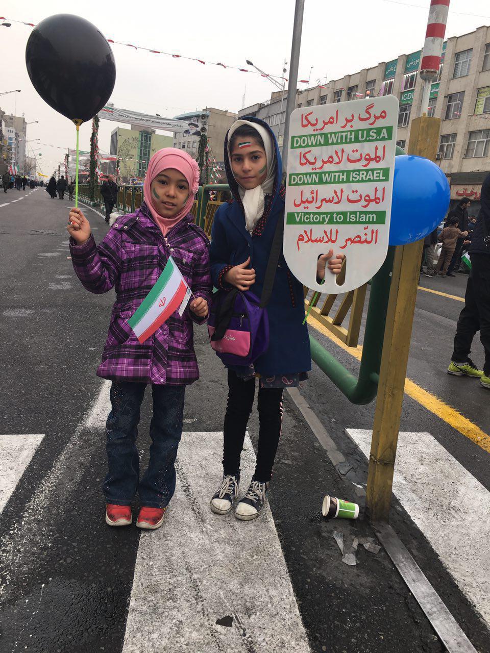 حاشیه های جالب و دیدنی راهپیمایی ۲۲ بهمن ۹۷ +تصاویر حاشیه های جالب و دیدنی راهپیمایی ۲۲ بهمن ۹۷ +تصاویر