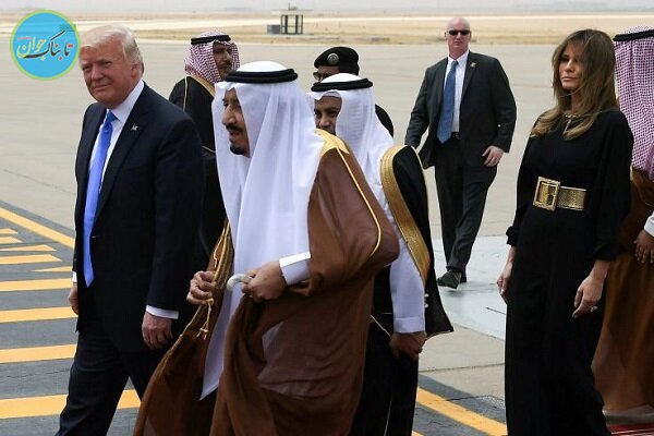 بوسیدن ضریح شرک است و بوسیدن دست زن ترامپ، حلال!