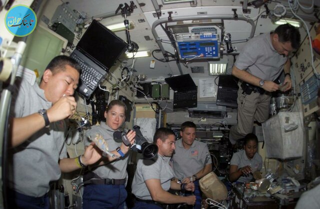 بفرمائید سر سفره فضایی!