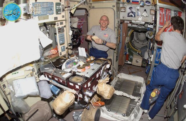 بفرمائید سر سفره فضایی!