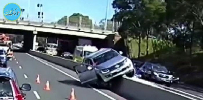 سرانجام فرار کردن راننده از عوارضی اتوبان! / فیلم