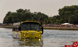 اتوبوسی که در آب حرکت می‌کند