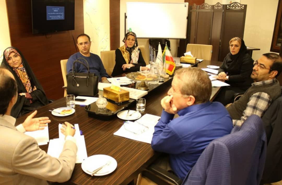 آثار هنرمندان باید جوششی باشد نه سفارشی