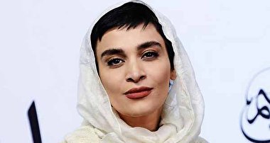 فیلمی از شعرخوانی عجیب و غریب خانم بازیگر