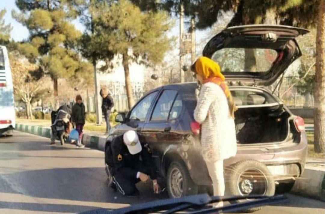 اقدام  تحسین برانگیز سرباز راهنمایی و رانندگی در مشهد 