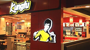 شکایت دختر بروسلی از یک رستوران زنجیره‌ای