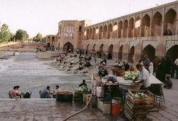 ویدیویی نوستالژی از یک روز تابستانی در اصفهان قدیم