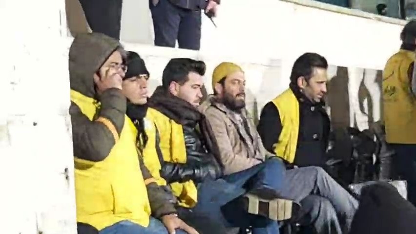 گریم عجیب پژمان بازغی در تماشای بازی استقلال