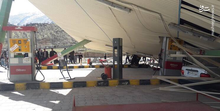ریزش سقف پمپ بنزین با برخورد کامیون + تصاویر ریزش سقف پمپ بنزین با برخورد کامیون