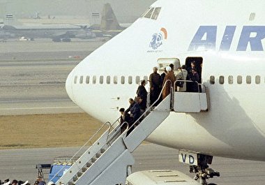 تصاویری از امام خمینی در پرواز هواپیمای ایرفرانس