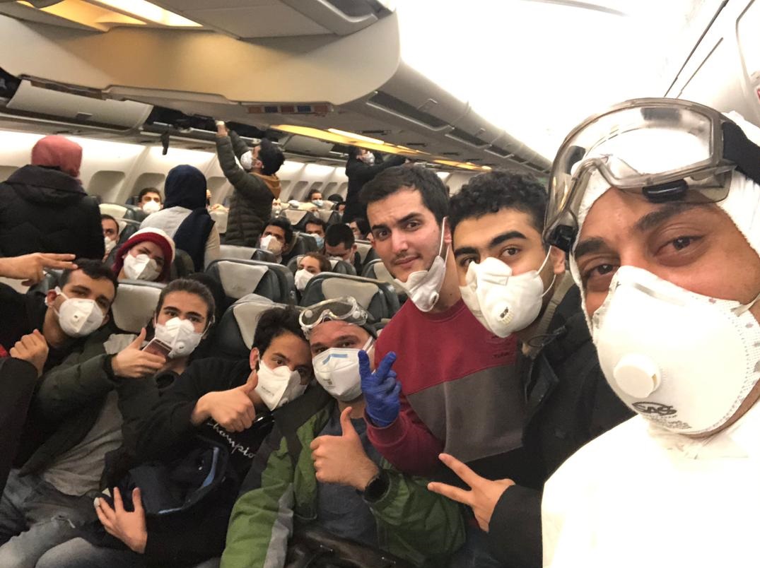 دانشجویان ایرانی در حال بازگشت از چین