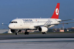 لحظه تخلیه اضطراری مسافران هواپیمای خطوط هوایی ترکیه