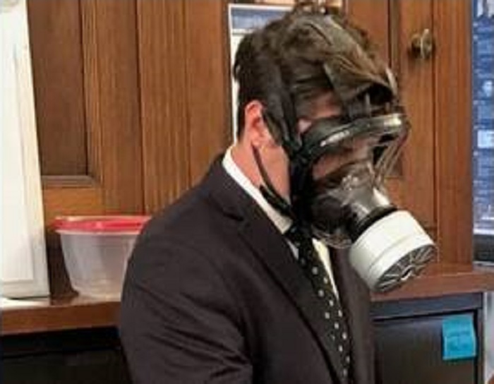 ماسک آقای نماینده جنجالی شد