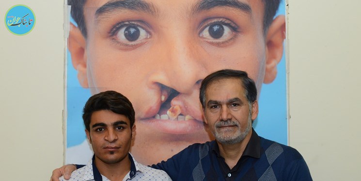 پروفسوری که با یک صلوات جراحی می کند+ فیلم