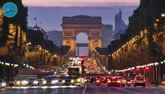 شانزه‌لیزه گردشگران خود را فراری داد