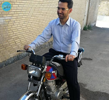 وزیر جوان سوار بر موتور+ عکس