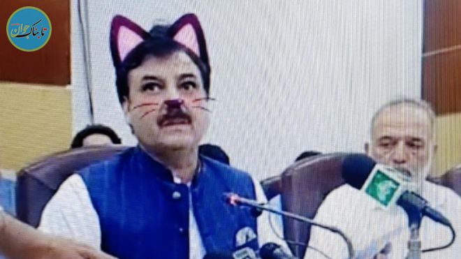 پخش زنده کنفرانس خبری یک وزیر با فیلتر گربه!+ تصاویر