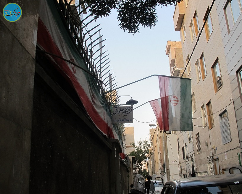 در این آرایشگاه جنگ ادامه دارد