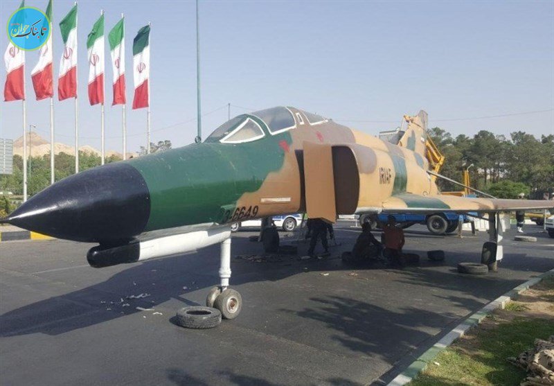 ماجرای فرود جنگنده ‌اف۴ در قم!