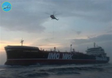 انتشار اولین فیلم از توقیف نفتکش انگلیسی توسط سپاه