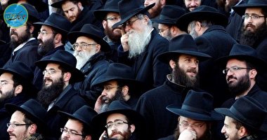 شنا کردن در استخر به سبک خاخام‌ های یهودی + فیلم