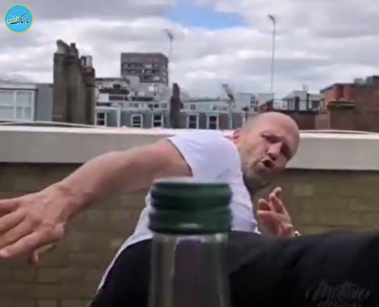 ویدئوی چالش بطری هنرپیشه معروف هالیوود ساختگی از کار درآمد! +فیلم