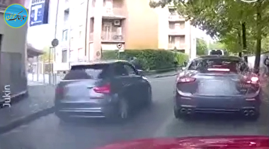 عاقبت زرنگ بازی!+ فیلم