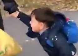 نوع مدرسه رفتن پسر بچه روس پربازدید‌ترین ویدیو شد
