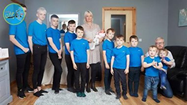 مادری که بعد از ۱۰ پسر بالاخره دختردار شد