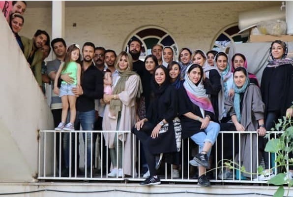 اولین تصویر از شاهرخ استخری در کنار همسر و فرزندانش