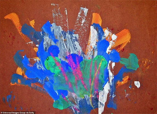 مزایده ۵۵ اثر نقاشی از یک شامپانزه