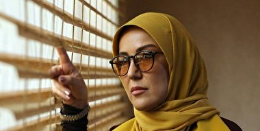 شوخی منشوری خانم بازیگر در مراسم اکران فیلم + فیلم