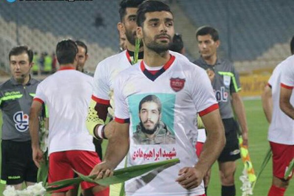 شعار پیراهن بازیکنان