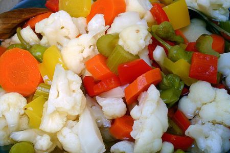 نکاتی مهم برای تهیه ترشی و شور در پاییز نکاتی مهم برای تهیه ترشی و شور در پاییز