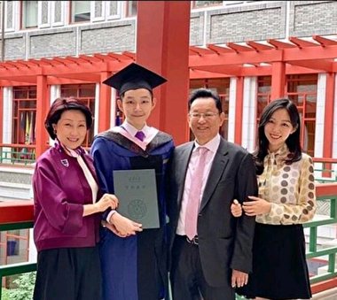 ماجرای جوانی که یک شبه ثروتمندتر از ترامپ شد