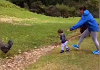 مادر همیشه قهرمانه + فیلم