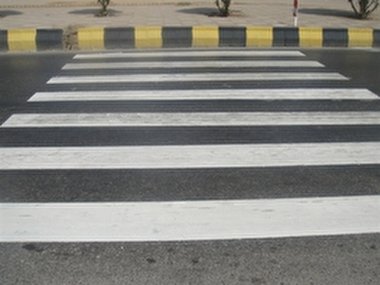 راه حل جالب برای عدم عبور رانندگان از خطوط عابر پیاده + فیلم
