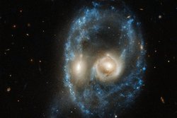 عکس زیبای هابل از برخورد دو کهکشان