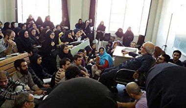 چرا کلاس درس استاد شفیعی کدکنی شلوغ است؟