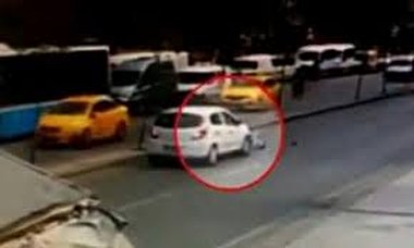 لحظه وحشتناک زیر گرفتن ناگهانی ۵ نفر توسط دختر جوان